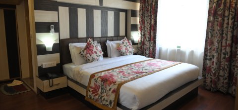 Srinagar Room Booking | Royal Comfort Regency