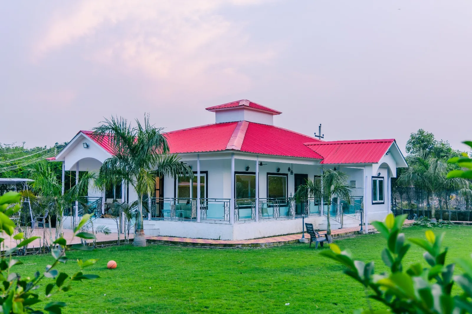 Book Farmhouse in Noida for Wedding, Party or Holidays