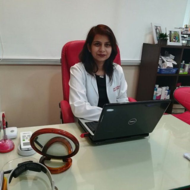 Dr Naiya Bansal - Best Skin Specialist Doctor in Chandigarh