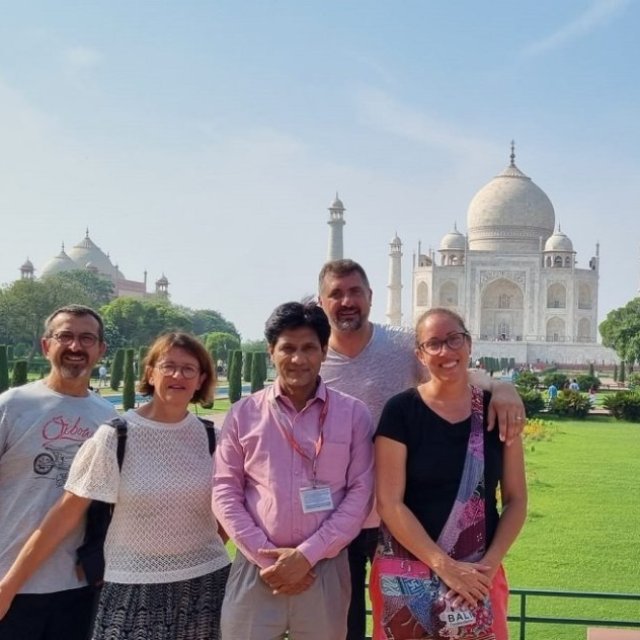 Taj Guides & Travel Services