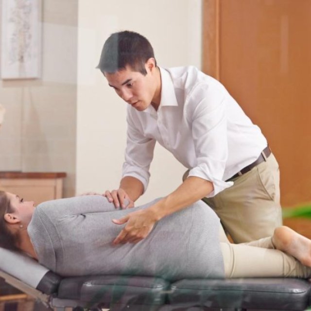 Spinal Chiropractic Clinic - Best Chiropractic Treatment in Delhi