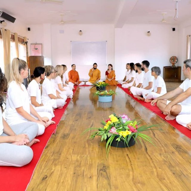 200 Hour Yoga Teacher Training in Rishikesh | 200 Hour Yoga TTC in Rishikesh - 2023