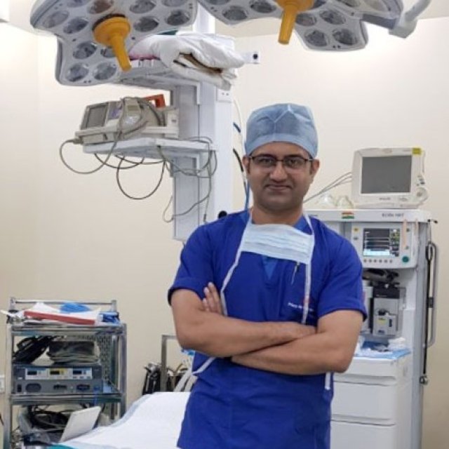 Dr. Tushar Jadhav-Surgical Oncologist In Navi Mumbai