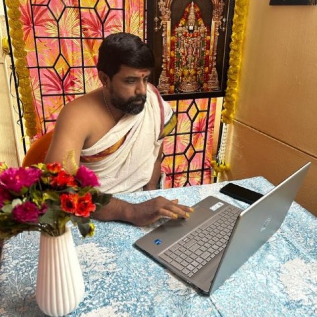 Maruthi iyer | Purohithar | Astrologer | Vastu consultant| Online astrologer in Annanagar