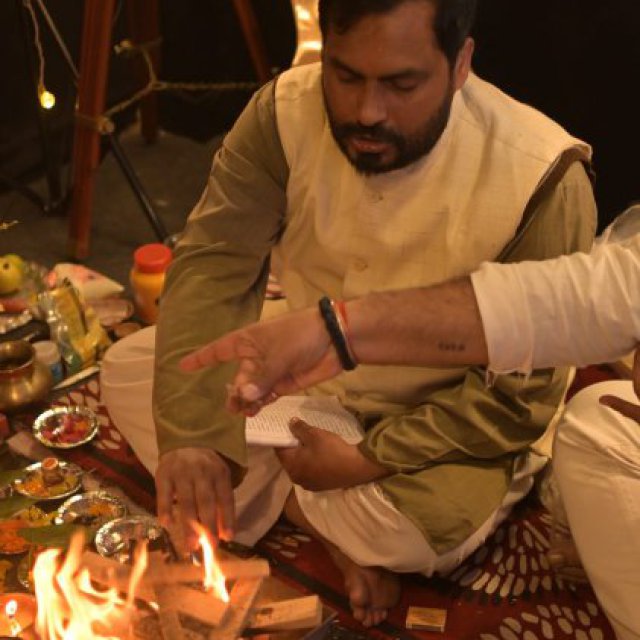 Acharya Manojanand Saraswati - ( Pandit , Astrologer , Priest )